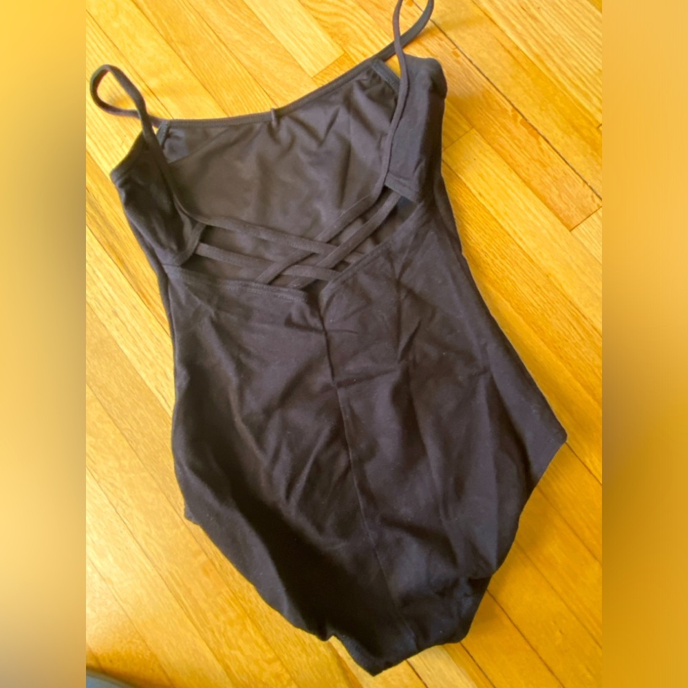 Capezio Girls L 10-12 Criss Cross Strap Classic V-neck Camisole Leotard Black